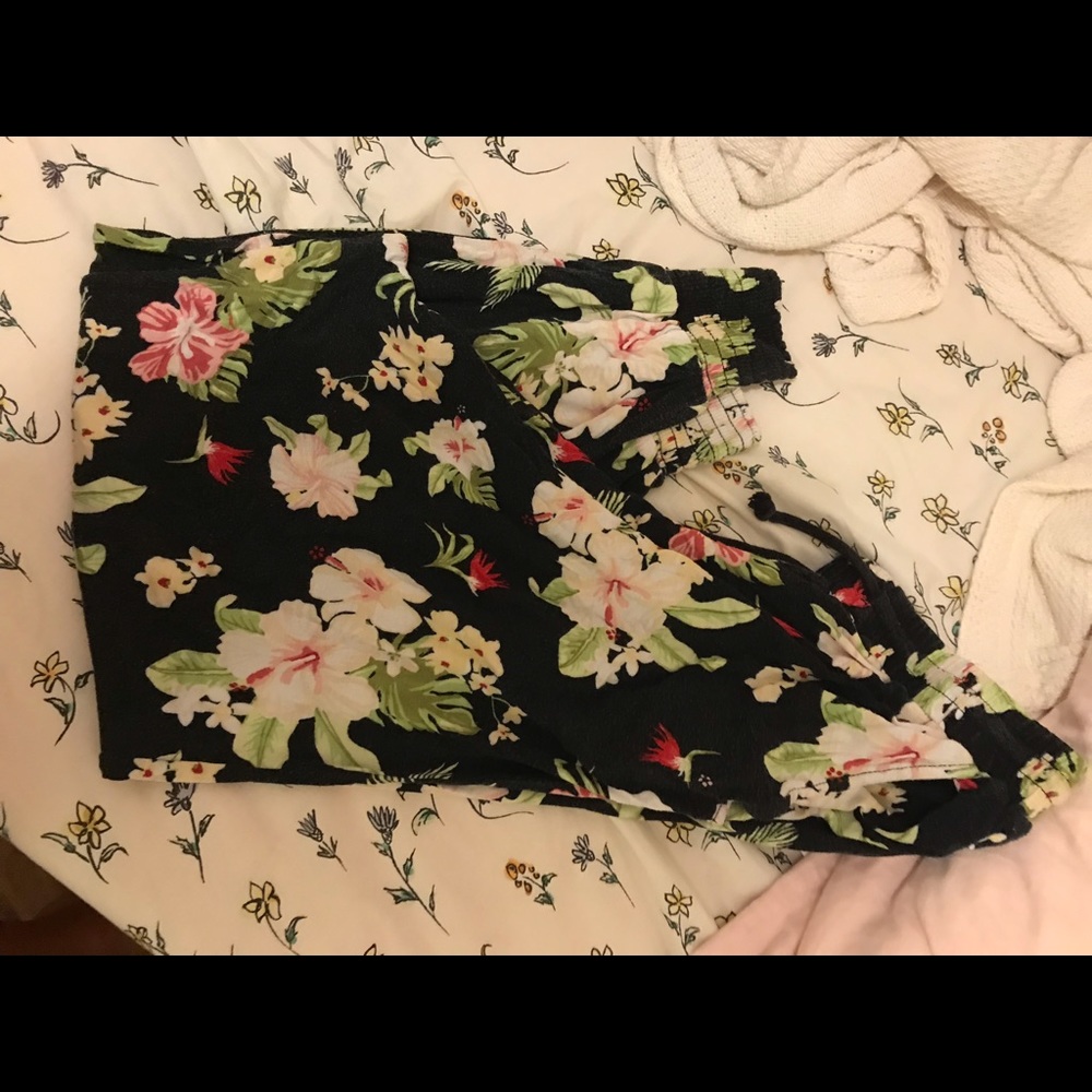 Hm used floral stretchy pants
